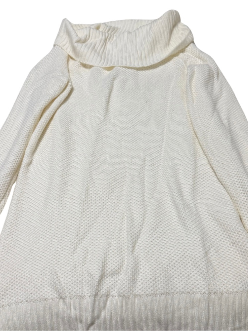 The limited XS Turtleneck Knit Sweater - Ivory